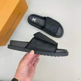 Picture of Louis Vuitton Slippers _SKULVsz38-45zyf06041218
